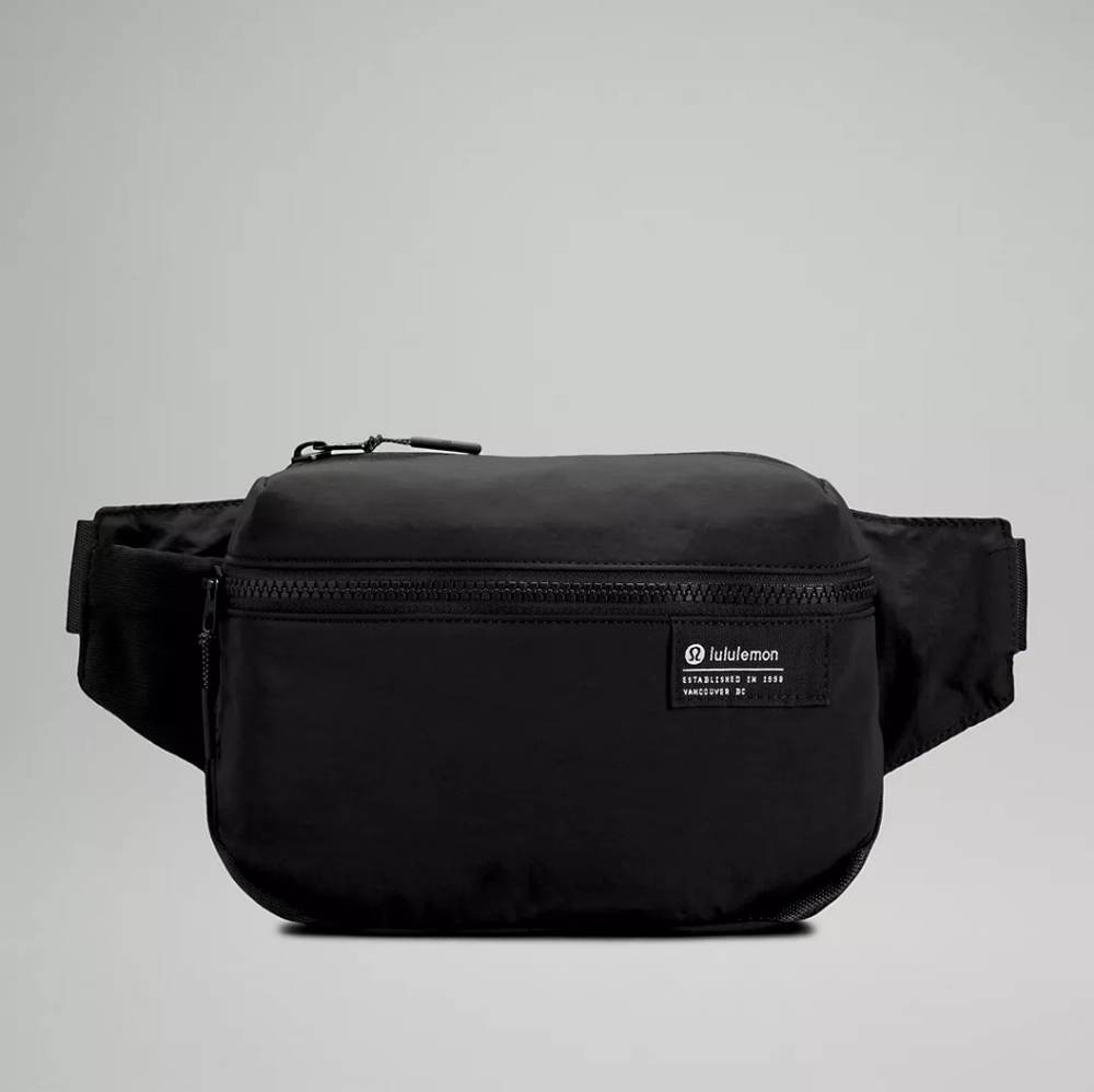 Lululemon Clean Lines belt bag black